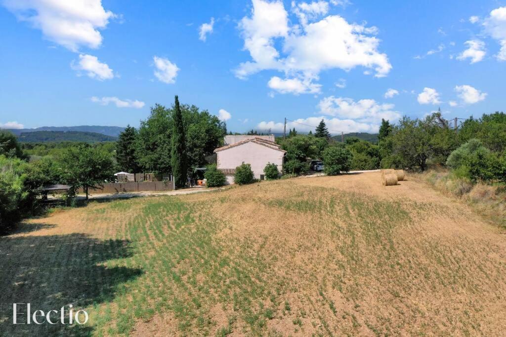 Вилла Les Tarraiettes Au Pied Du Luberon Лурмарин Экстерьер фото